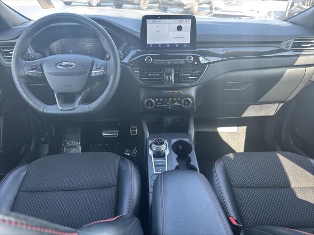 Photo of 2023 Oxford White Ford Escape