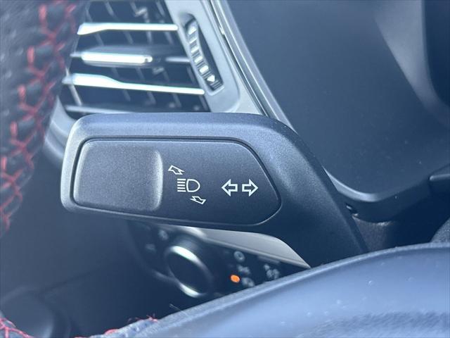 Photo of 2023 Oxford White Ford Escape