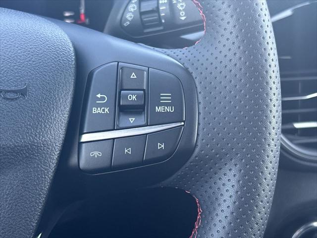 Photo of 2023 Oxford White Ford Escape