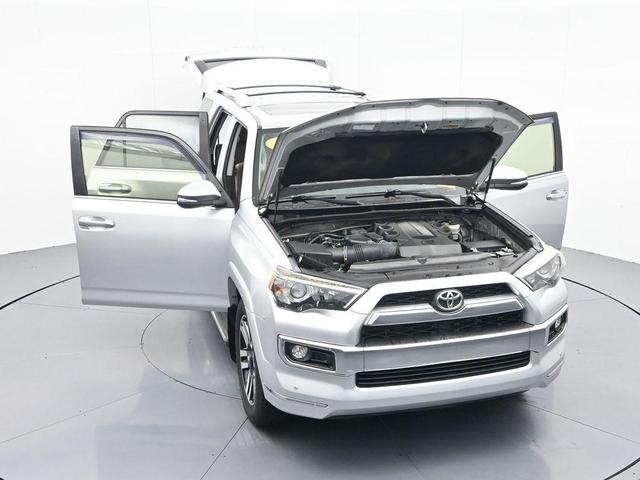 Photo of 2017 Classic Silver Metallic Toyota 4Runner