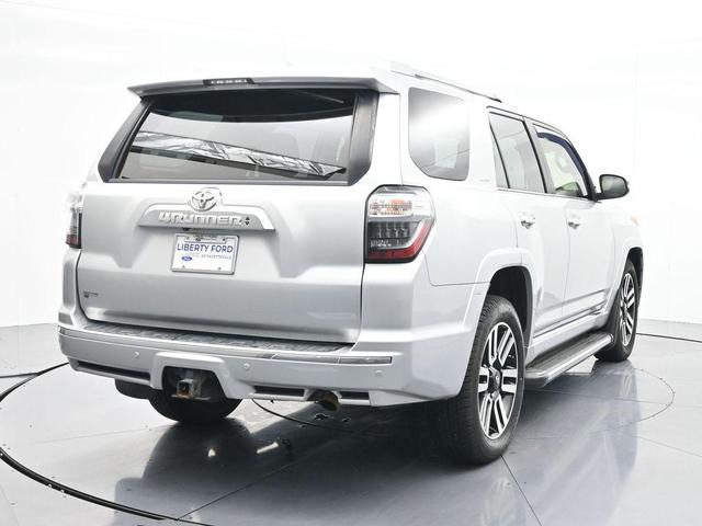 Photo of 2017 Classic Silver Metallic Toyota 4Runner