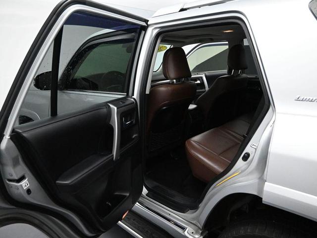 Photo of 2017 Classic Silver Metallic Toyota 4Runner