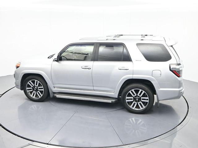 Photo of 2017 Classic Silver Metallic Toyota 4Runner