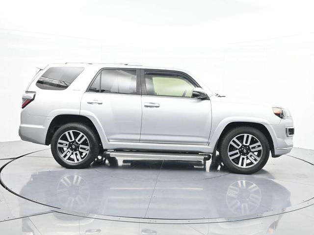 Photo of 2017 Classic Silver Metallic Toyota 4Runner
