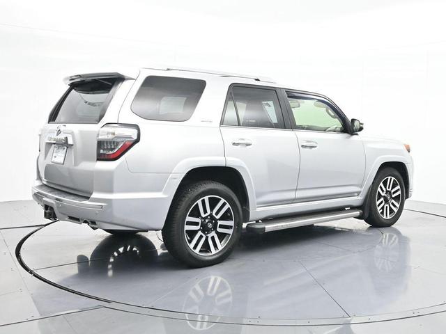 Photo of 2017 Classic Silver Metallic Toyota 4Runner