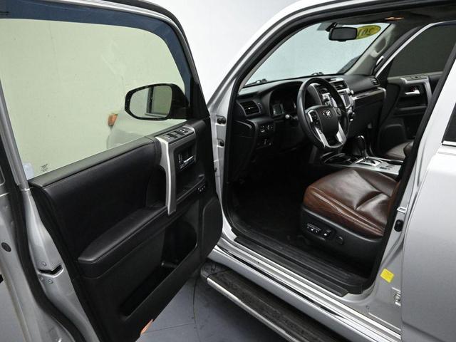 Photo of 2017 Classic Silver Metallic Toyota 4Runner