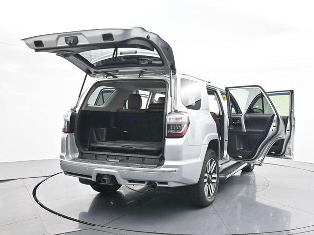 Photo of 2017 Classic Silver Metallic Toyota 4Runner