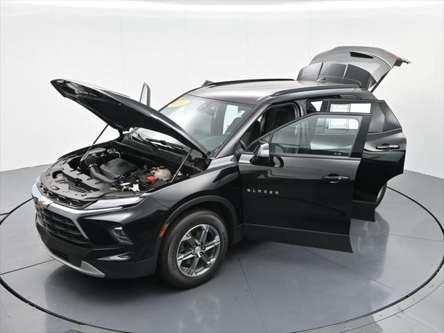 Photo of 2023 Black Chevrolet Blazer