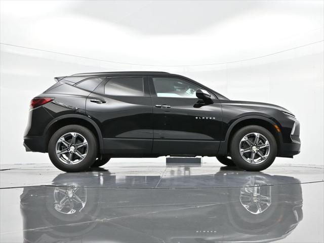 Photo of 2023 Black Chevrolet Blazer