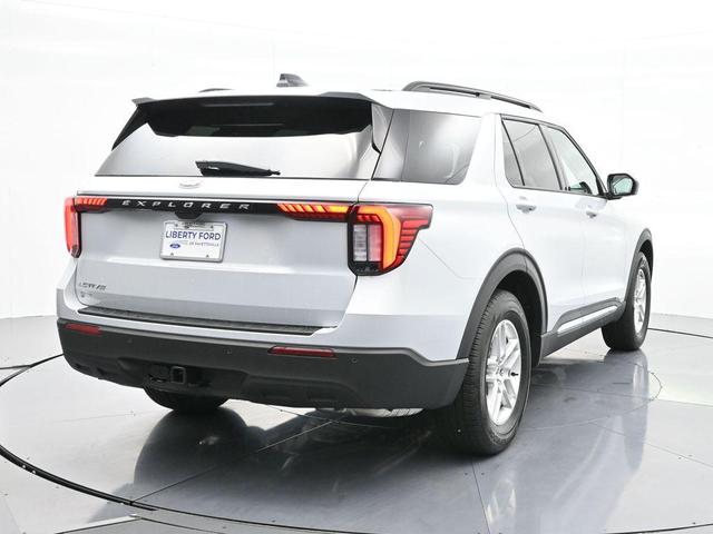 Photo of 2025 Space White Metallic Ford Explorer