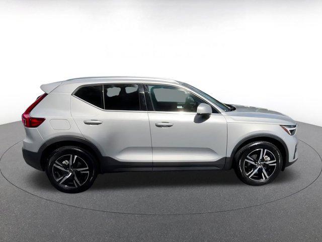 Photo of 2024 Gray Volvo XC40