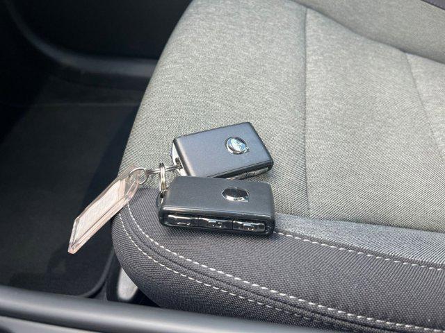Photo of 2024 Gray Volvo XC40