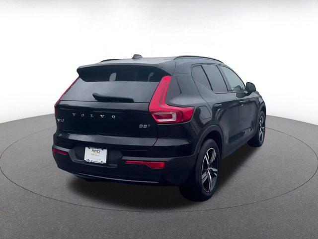 Photo of 2024 Onyx Black Metallic Volvo XC40
