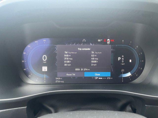 Photo of 2024 Onyx Black Metallic Volvo XC40