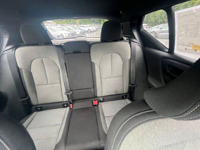 Photo of 2024 Onyx Black Metallic Volvo XC40