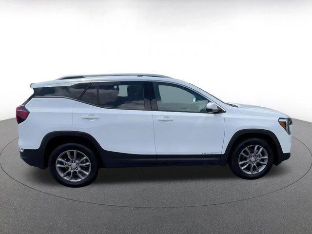 Photo of 2024 Summit White GMC Terrain