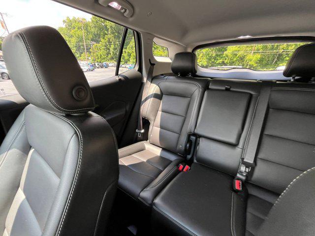 Photo of 2024 Summit White GMC Terrain