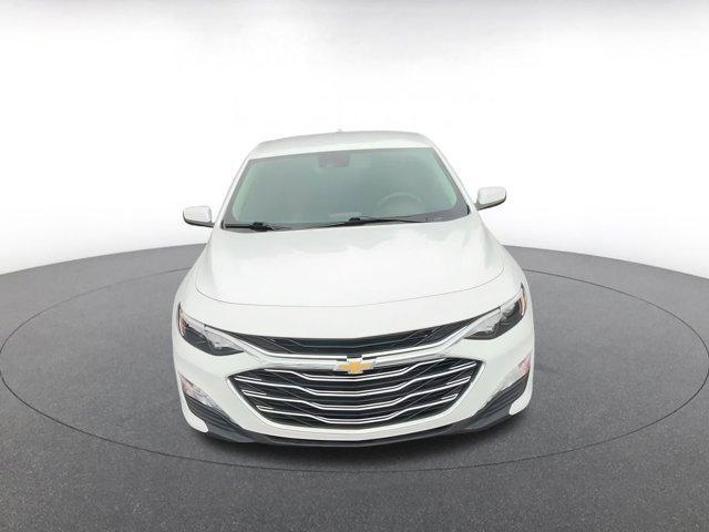 Photo of 2024 Summit White Chevrolet Malibu