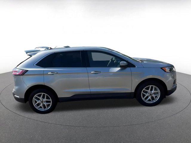 Photo of 2024 Iconic Silver Metallic Ford Edge