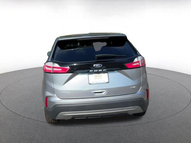Photo of 2024 Iconic Silver Metallic Ford Edge