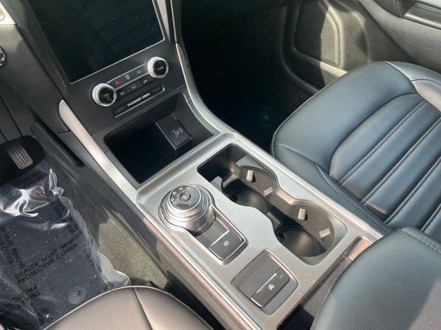 Photo of 2024 Iconic Silver Metallic Ford Edge