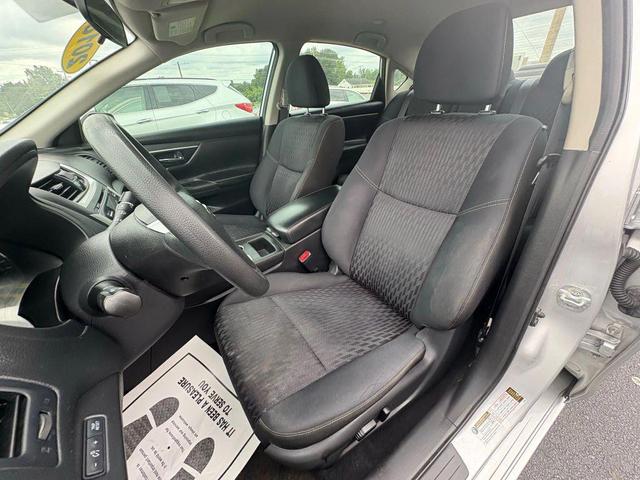 Photo of 2018 Brilliant Silver Nissan Altima