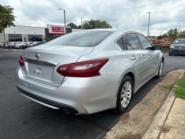 Photo of 2018 Brilliant Silver Nissan Altima