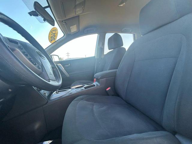 Photo of 2013 Brilliant Silver Metallic Nissan Rogue