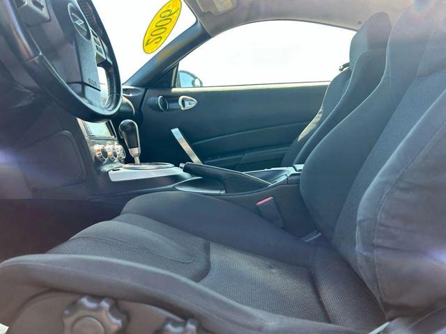 Photo of 2006 Magnetic Black Pearl Nissan 350Z