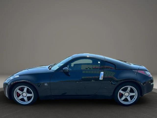 Photo of 2006 Magnetic Black Pearl Nissan 350Z