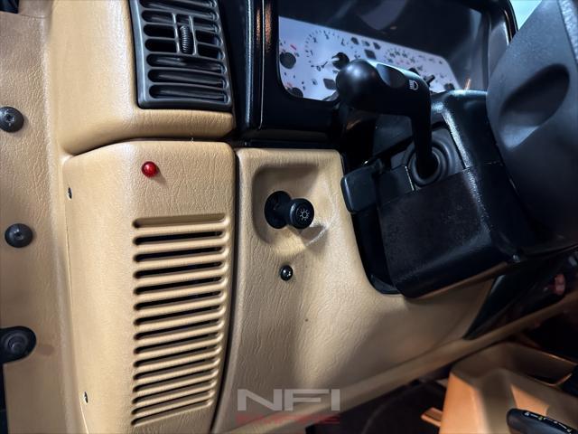 Photo of 1997 Green Jeep Wrangler