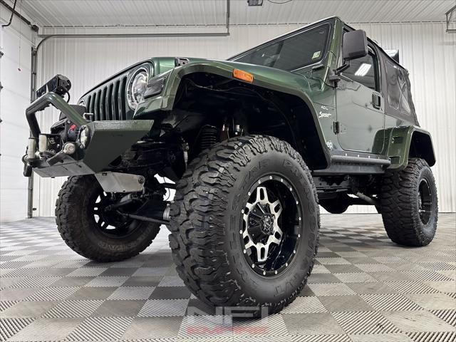 Photo of 1997 Green Jeep Wrangler