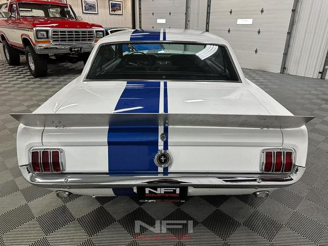 Photo of 1966 White Ford Mustang