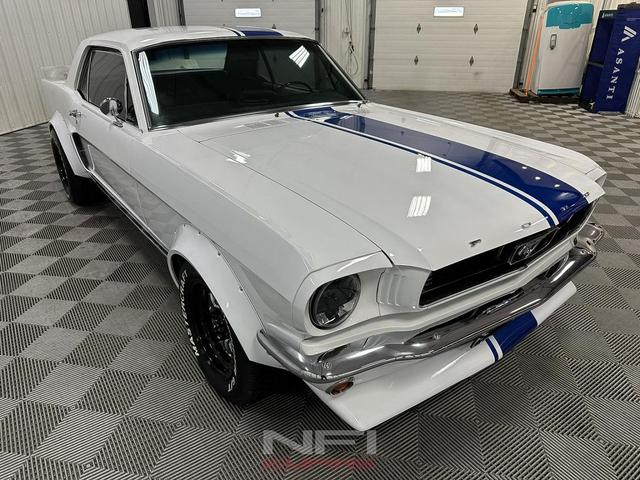 Photo of 1966 White Ford Mustang