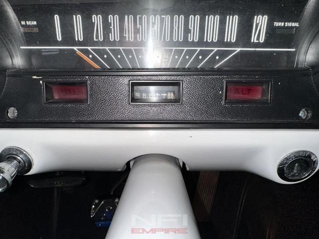 Photo of 1966 White Ford Mustang