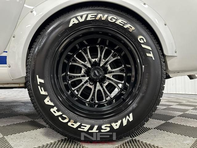 Photo of 1966 White Ford Mustang