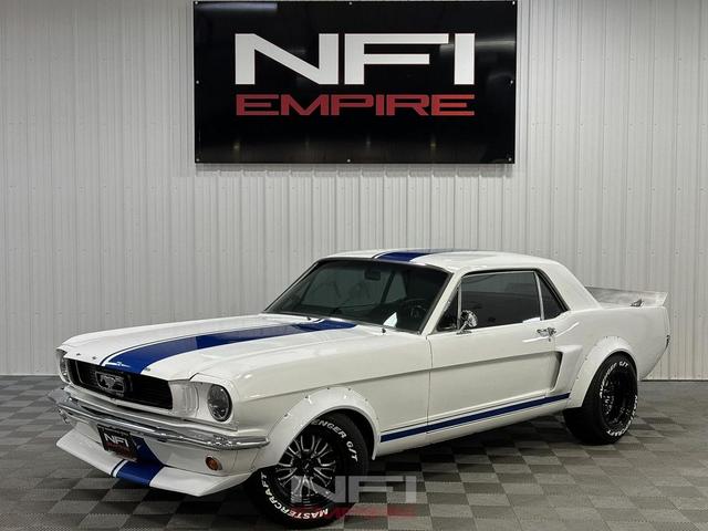 Photo of 1966 White Ford Mustang