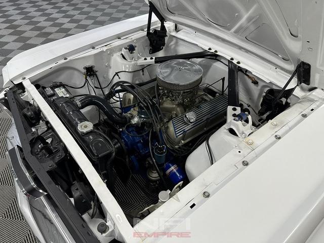 Photo of 1966 White Ford Mustang