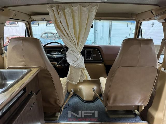 Photo of 1977 Beige Ford Van
