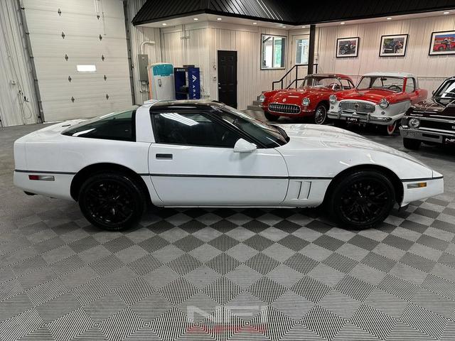Photo of 1989 White Chevrolet Corvette
