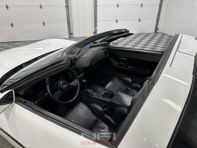 Photo of 1989 White Chevrolet Corvette
