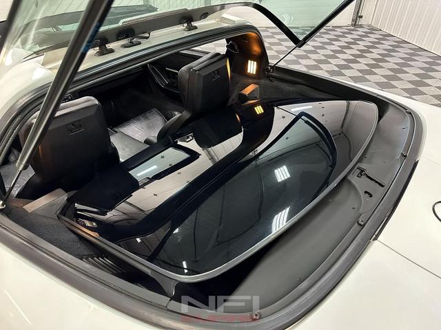 Photo of 1989 White Chevrolet Corvette