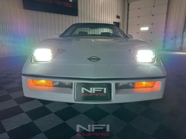 Photo of 1989 White Chevrolet Corvette