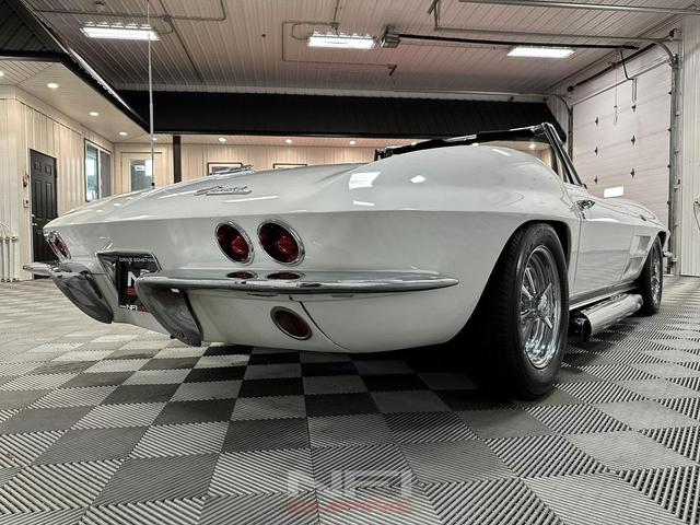 Photo of 1963 White Chevrolet Corvette