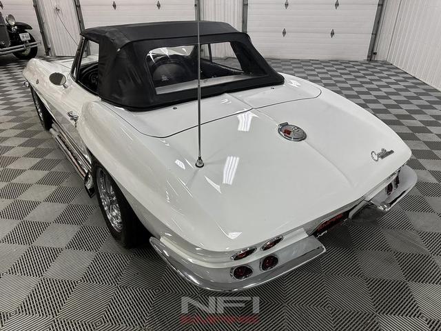 Photo of 1963 White Chevrolet Corvette