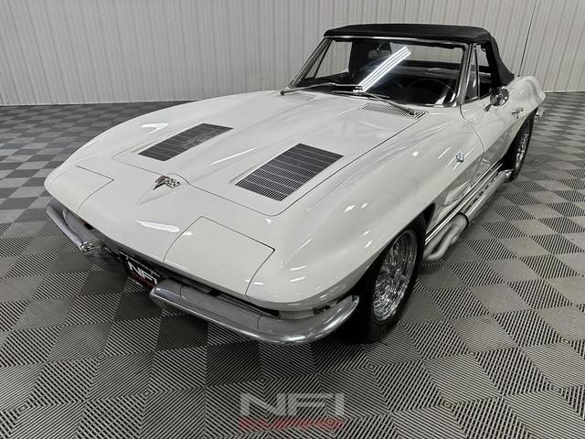 Photo of 1963 White Chevrolet Corvette