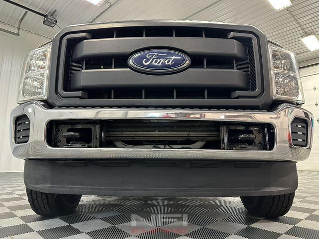 Photo of 2014 Oxford White Ford F-350