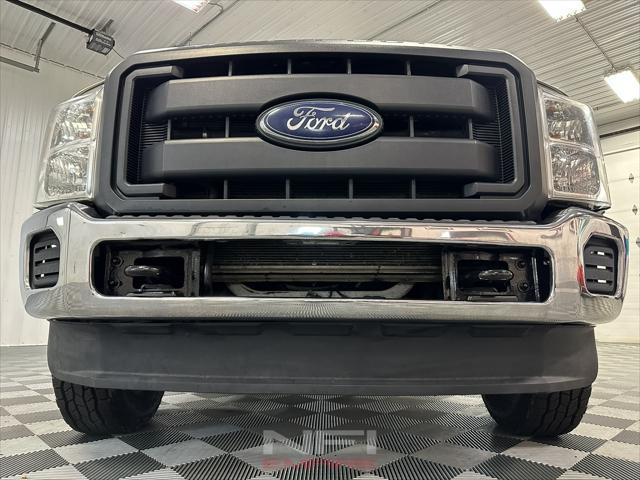 Photo of 2014 Oxford White Ford F-350