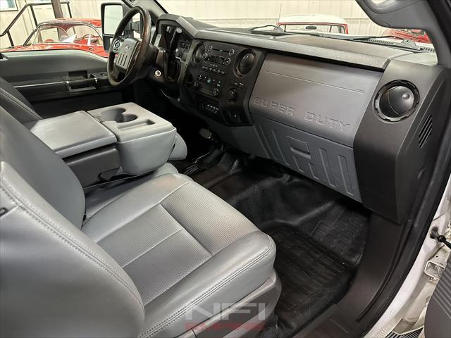 Photo of 2014 Oxford White Ford F-350