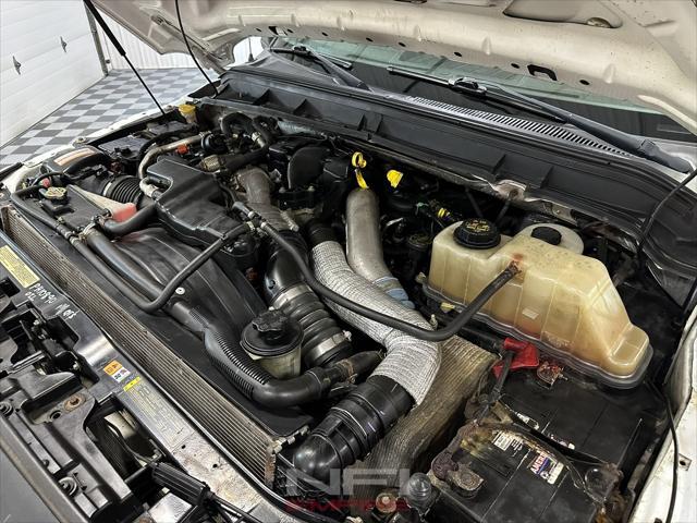 Photo of 2014 Oxford White Ford F-350